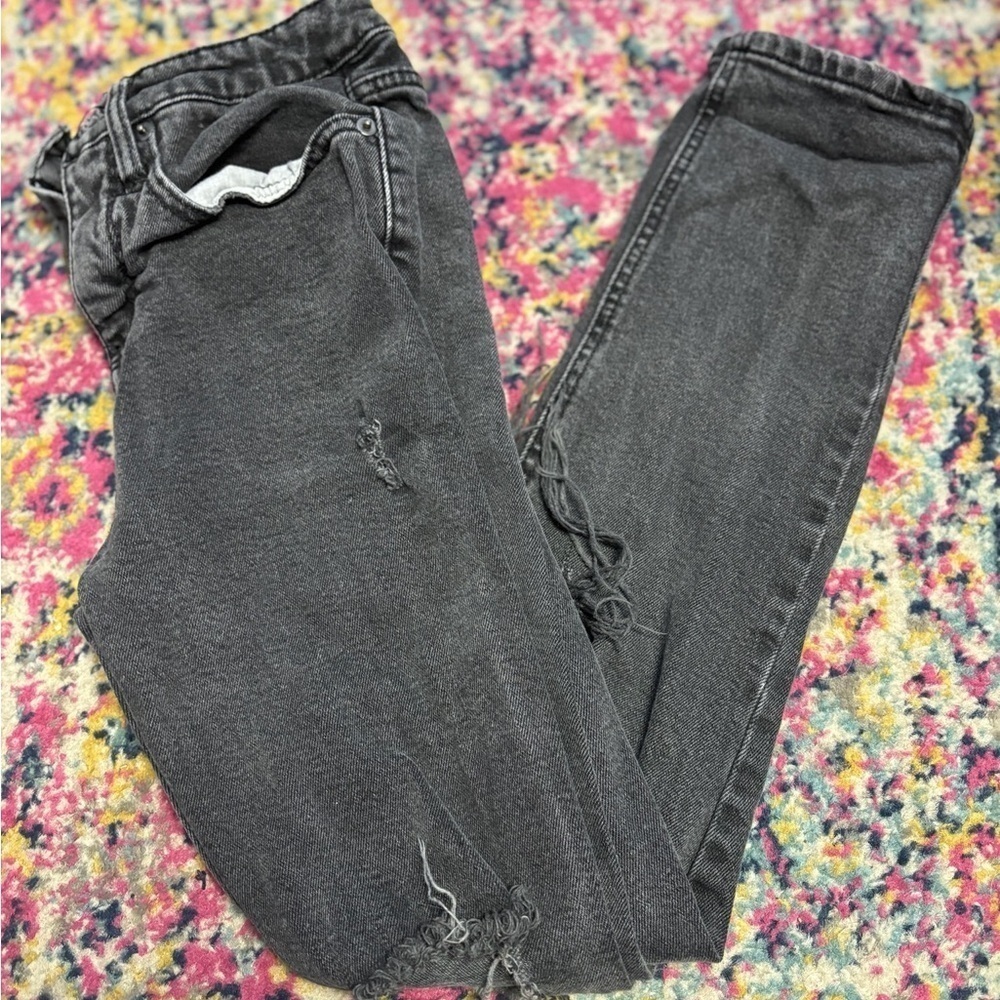 0824-23 Ripped Jeans